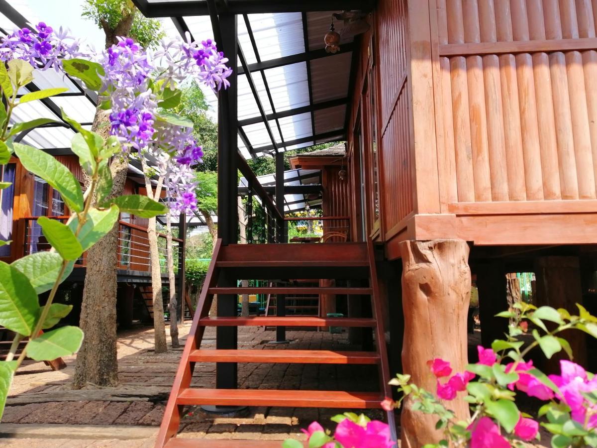 Hotel Wood House Pattaya Exterior foto