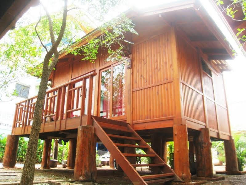 Hotel Wood House Pattaya Exterior foto