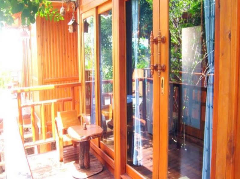 Hotel Wood House Pattaya Exterior foto